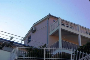 Erdgeschosswohnung mit Terrasse und Meerblick